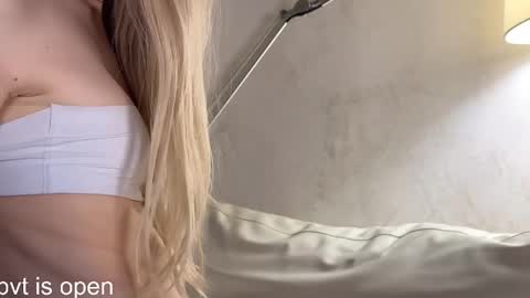 Snapshot of popshhhik chatting on February 2025 06:23:02 PM Adele online show from February 2025 06:23:02 PM