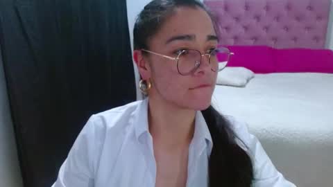 porcelainlux online show from January 2025 07:52:01 PM