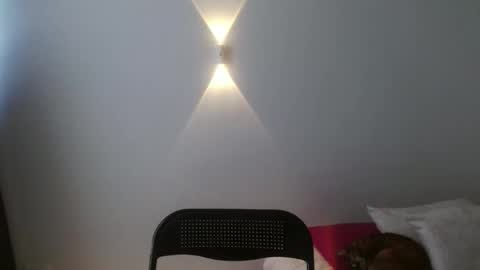 Snapshot of porcelainlux chatting on April 2026 09:06:02 PM porcelainlux online show from April 2026 09:06:02 PM