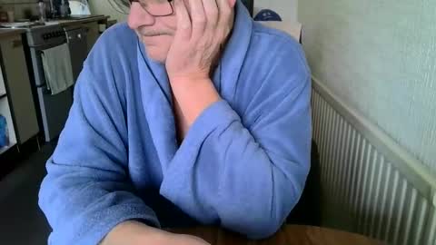 poshman65 online show from November 2025 12:27:01 PM