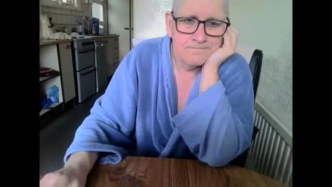 poshman65 online show from April 2026 09:17:01 AM