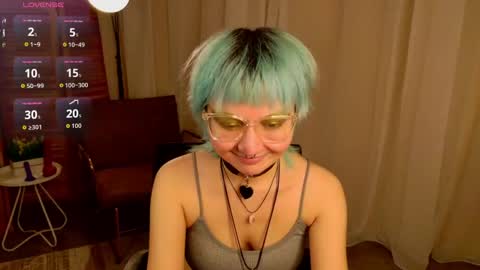 Snapshot of powderofgun chatting on April 2026 08:22:01 PM powderofgun online show from April 2026 08:22:01 PM