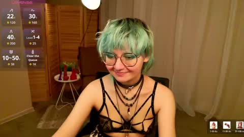 Snapshot of powderofgun chatting on May 2026 08:25:01 PM powderofgun online show from May 2026 08:25:01 PM