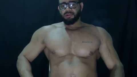 Snapshot of powerdmuscle chatting on May 2026 11:22:01 PM powerdmuscle online show from May 2026 11:22:01 PM