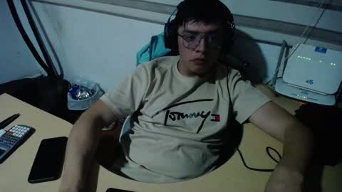 powerfulzeus2 online show from November 2025 02:03:01 AM