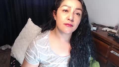 Snapshot of ppepittaaredd chatting on April 2026 09:01:01 AM maryana online show from April 2026 09:01:01 AM