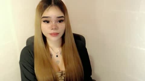 Snapshot of preciousangel69xxx chatting on April 2026 02:58:01 AM MAXXINE online show from April 2026 02:58:01 AM
