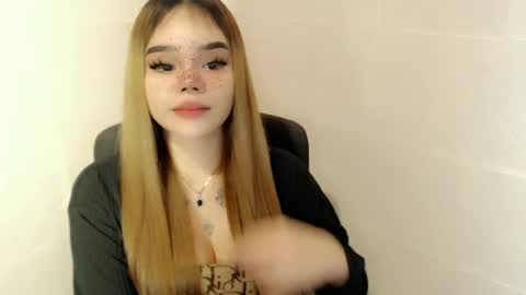 Snapshot of preciousangel69xxx chatting on May 2026 03:56:01 AM MAXXINE online show from May 2026 03:56:01 AM
