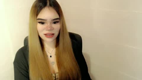 Snapshot of preciousangel69xxx chatting on May 2026 04:41:01 AM MAXXINE online show from May 2026 04:41:01 AM