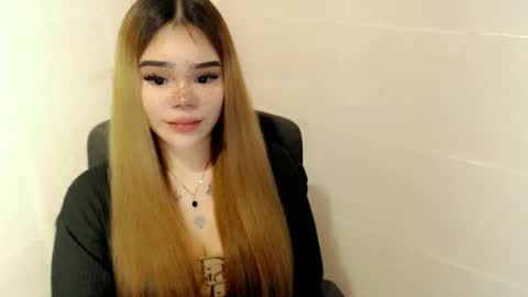 Snapshot of preciousangel69xxx chatting on May 2026 06:10:02 AM MAXXINE online show from May 2026 06:10:02 AM