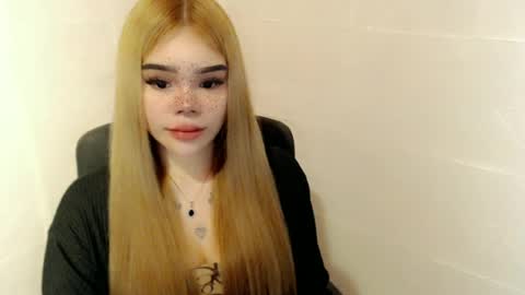 Snapshot of preciousangel69xxx chatting on May 2026 02:27:01 AM MAXXINE online show from May 2026 02:27:01 AM