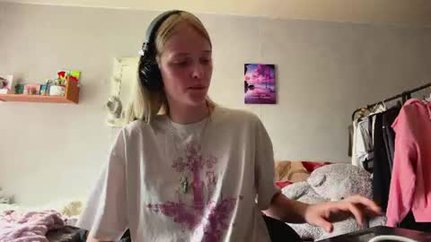 Snapshot of preciousbernmen chatting on July 2026 08:29:01 AM Lisa online show from July 2026 08:29:01 AM