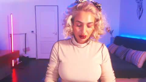 Victoria online show from January 2025 08:31:02 PM