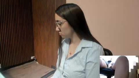 Camila  online show from April 2026 12:21:01 PM