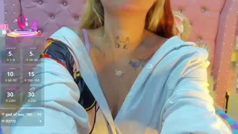 Snapshot of pretti__violet_ chatting on February 2026 11:47:02 PM Pretti Violet online show from February 2026 11:47:02 PM