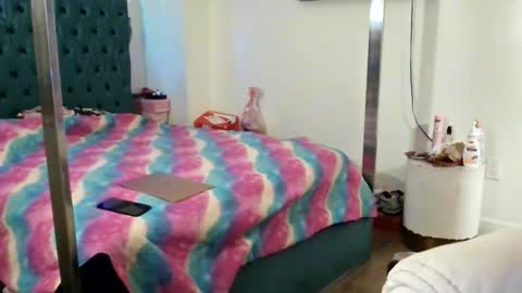 Yasmine pretty online show from January 2026 10:18:01 AM