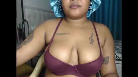 Snapshot of pretty_annah chatting on March 2026 08:26:33 AM Annah online show from March 2026 08:26:33 AM