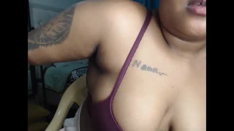 Snapshot of pretty_annah chatting on April 2026 07:39:01 AM Annah online show from April 2026 07:39:01 AM