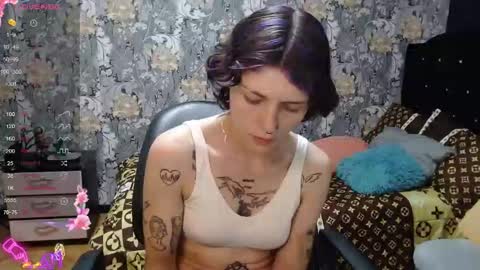 Snapshot of pretty_cristal22 chatting on April 2026 09:50:02 PM pretty_cristal22 online show from April 2026 09:50:02 PM