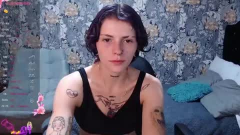 Snapshot of pretty_cristal22 chatting on June 2026 01:00:02 AM pretty_cristal22 online show from June 2026 01:00:02 AM