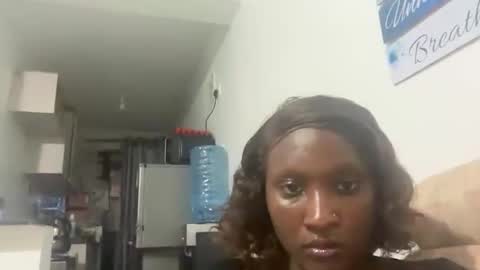 Snapshot of pretty_ellsie chatting on September 2025 10:34:02 PM independent model online show from September 2025 10:34:02 PM