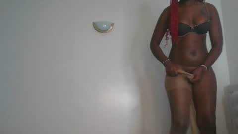 pretty_empress online show from June 2026 10:15:01 AM