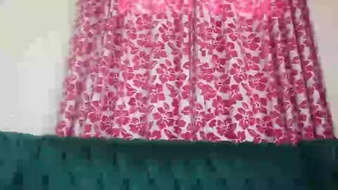 Snapshot of pretty_freaky chatting on December 2024 10:56:02 AM Maya online show from December 2024 10:56:02 AM