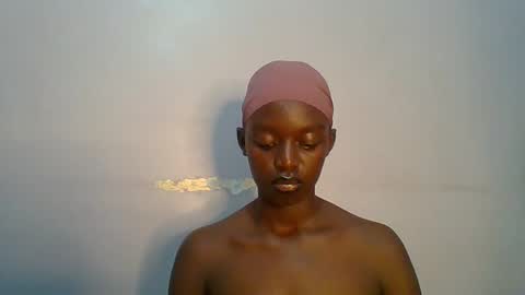 Snapshot of pretty_hearts chatting on February 2026 06:17:02 PM Shillah online show from February 2026 06:17:02 PM