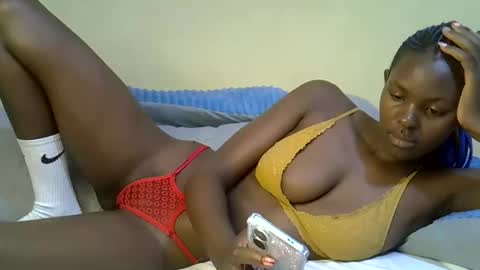 pretty_liny online show from October 2025 12:17:01 PM
