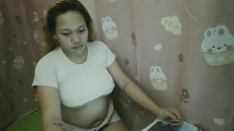 Snapshot of pretty_lyn08 chatting on April 2026 11:07:01 PM pretty_lyn08 online show from April 2026 11:07:01 PM