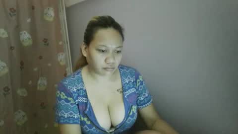 Snapshot of pretty_lyn08 chatting on May 2026 11:34:02 PM pretty_lyn08 online show from May 2026 11:34:02 PM
