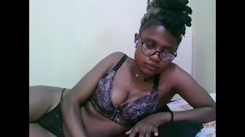 pretty_mellan online show from January 2025 02:46:01 PM