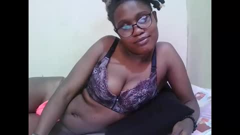 pretty_mellan online show from January 2025 12:20:02 PM
