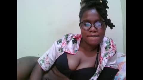 pretty_mellan online show from February 2025 07:15:02 AM