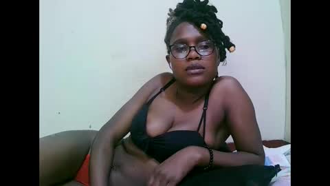 pretty_mellan online show from February 2025 05:26:02 PM
