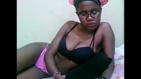 pretty_mellan online show from February 2025 06:04:01 AM