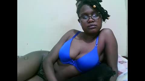 pretty_mellan online show from February 2025 09:49:01 AM