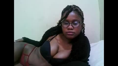 pretty_mellan online show from February 2025 03:27:01 AM