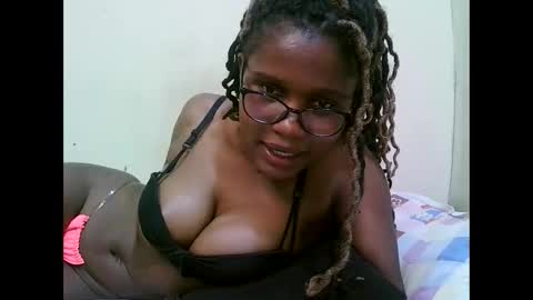 pretty_mellan online show from February 2025 05:37:02 PM
