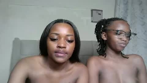Snapshot of pretty_petite18 chatting on June 2026 10:12:02 PM lynn online show from June 2026 10:12:02 PM