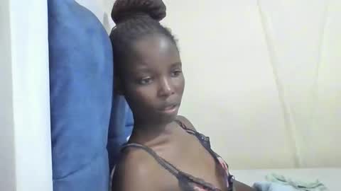 Snapshot of pretty_petite_ebony chatting on April 2026 02:03:02 AM pretty_petite_ebony online show from April 2026 02:03:02 AM
