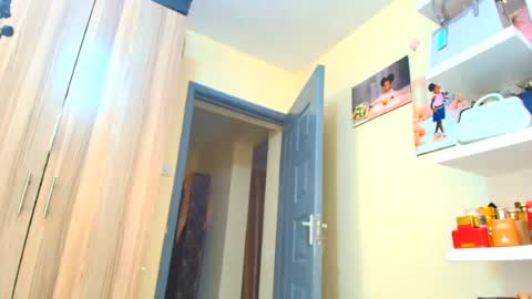 Snapshot of pretty_pussy2 chatting on July 2026 09:01:02 AM Essy online show from July 2026 09:01:02 AM