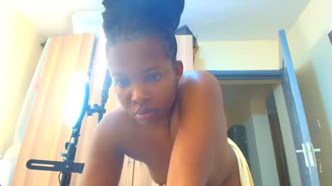 Snapshot of pretty_pussy2 chatting on August 2026 10:53:02 AM Essy online show from August 2026 10:53:02 AM