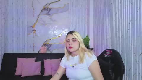 pretty_tay online show from May 2026 11:40:02 AM