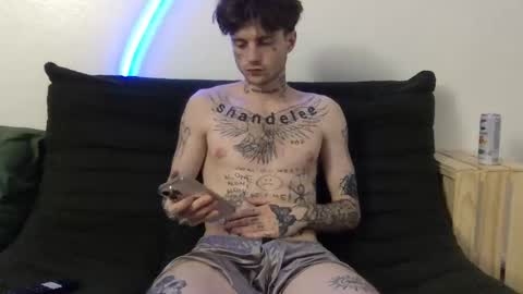 pretty boy online show from October 2025 01:20:02 AM