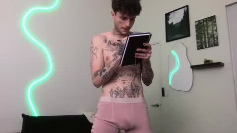 pretty boy online show from December 2025 01:13:01 AM