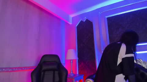 Snapshot of prettybullet chatting on May 2026 12:23:01 PM GTM-5 online show from May 2026 12:23:01 PM