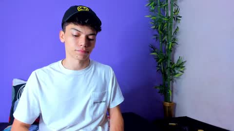 Enzo  Denis online show from January 2025 04:15:01 AM