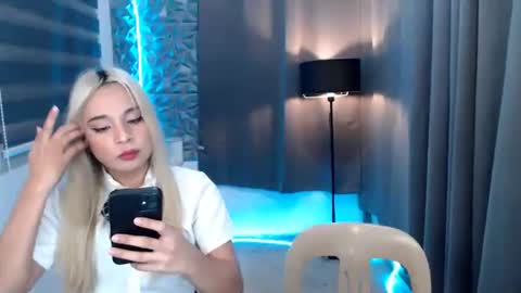 Snapshot of prettycumnotes69 chatting on February 2025 02:59:02 AM ASHLEY online show from February 2025 02:59:02 AM