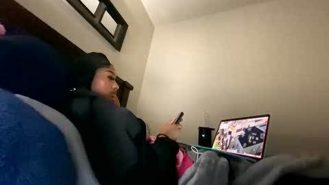 Snapshot of prettyfacefemale chatting on February 2026 06:22:01 AM prettyfacefemale online show from February 2026 06:22:01 AM